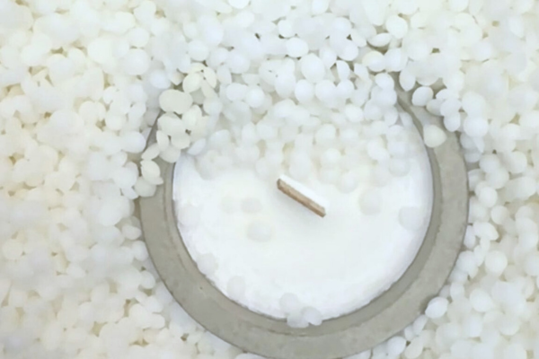 Paraffin- vs. Sojawachs: Warum sich der Blick auf das Kerzenetikett lohnt